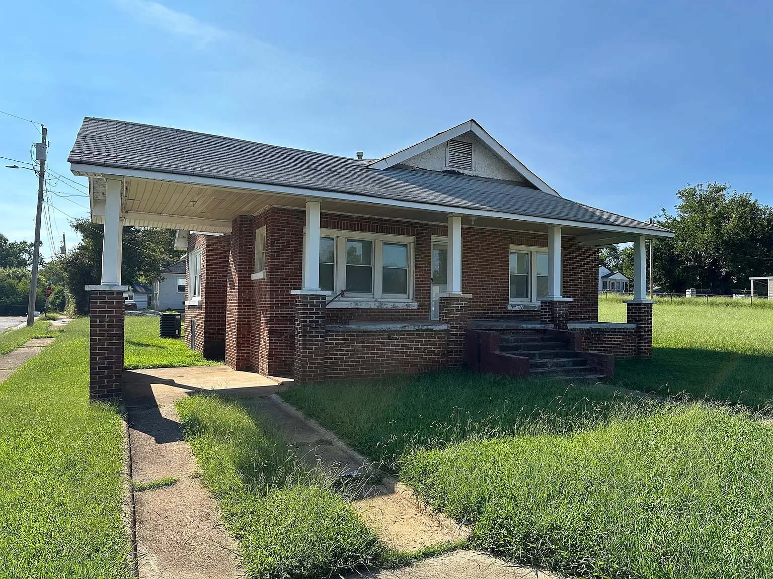 3 bed, 1372 sqft, $1,600 — Photo 1