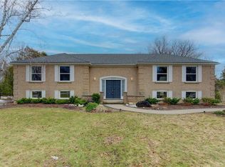 395 Warrington Dr, Waterloo, ON N2L 2P7