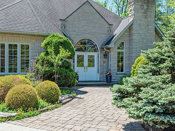 4th image of 7 Gilbert Dr