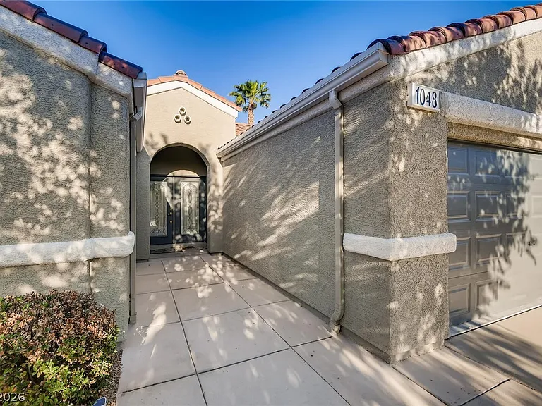 1048 Royal Skyline St — Photo 12