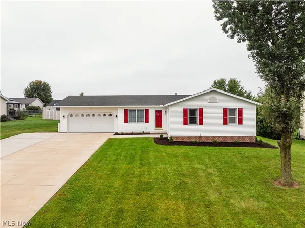 294 Apple Ridge Dr, Apple Creek, OH 44606