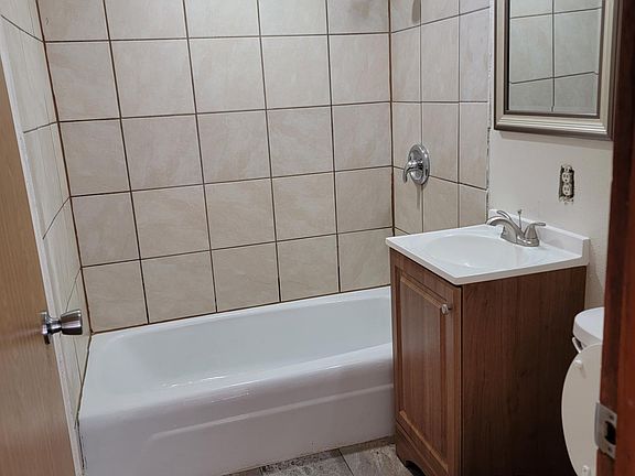2nd image of 739 Grand Ave APT 3