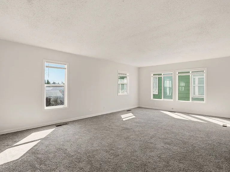 308 N Washington St — Photo 24
