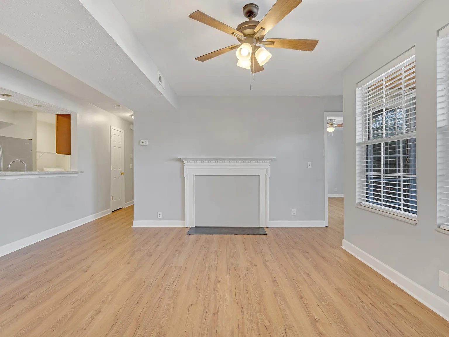 2 bed, 1143 sqft, $1,600 — Photo 2