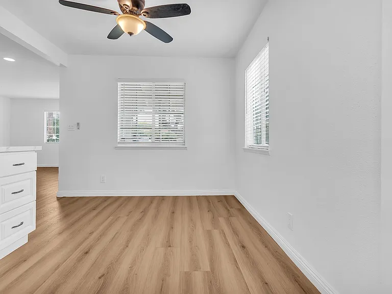 2502 S Olive St — Photo 10