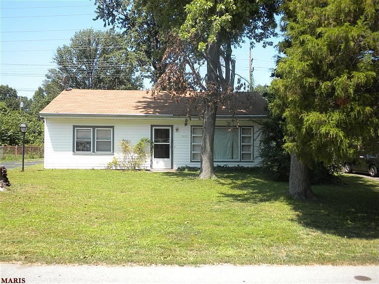1st image of 11955 Bridgevale Ave