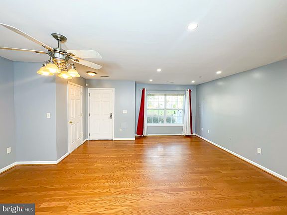 4th image of 1632 Briarview Ct #50