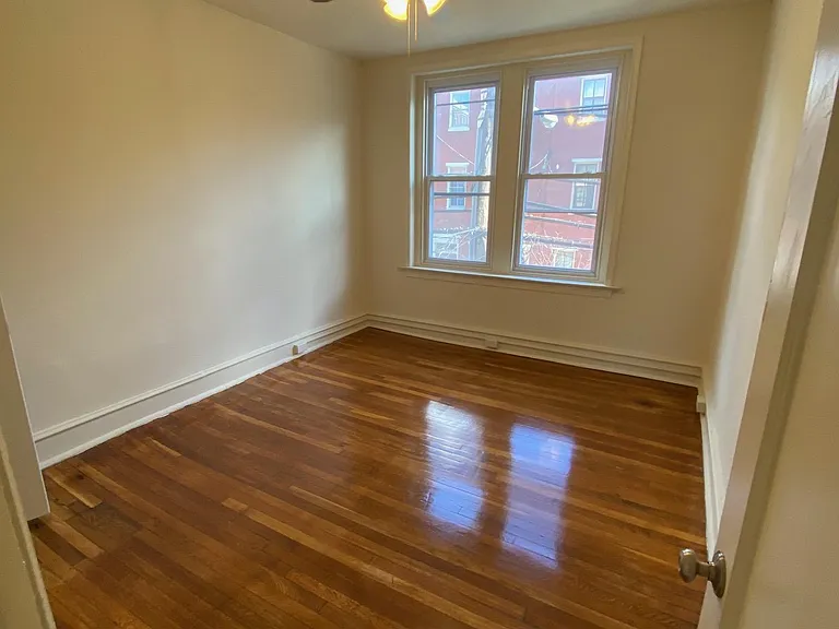 602 N 16th St #3-R — Photo 6