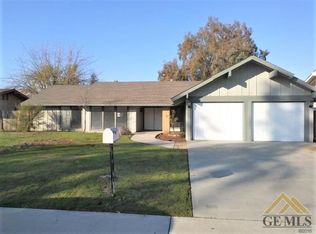 3501 Robinwood St, Bakersfield, CA 93309