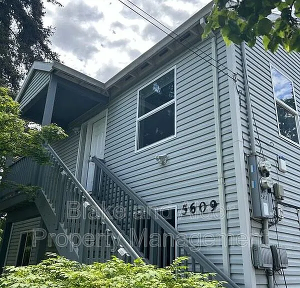 5609 SE 117th Ave #5609 — Photo 1