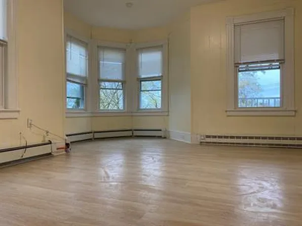 96 Hill St, Waterbury, CT