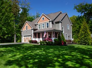 4 McLean St, Simsbury, CT 06070