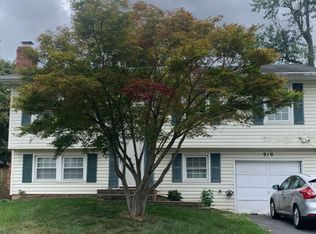 916 Winterhaven Dr, Gambrills, MD 21054