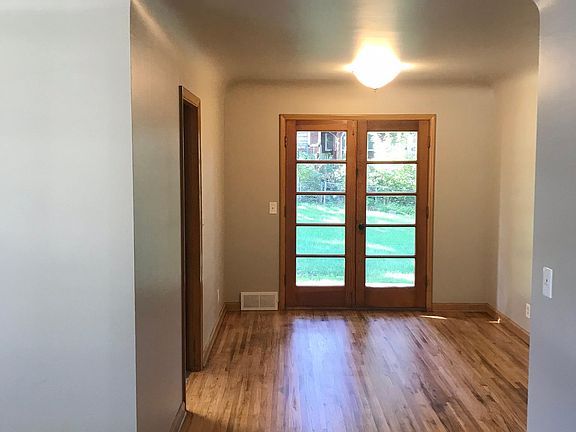 3rd image of 4917 Manderson St