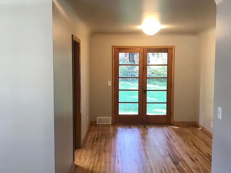 4917 Manderson St — Photo 3
