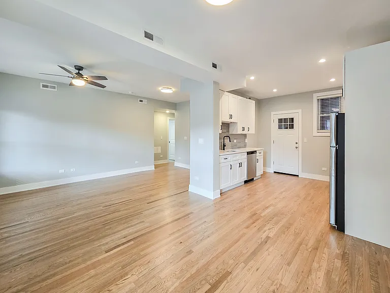 4837 1/2 N Wolcott Ave #1A — Photo 13