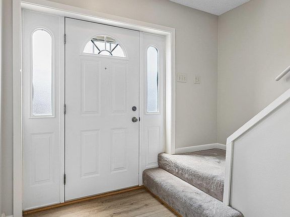 2nd image of 111 Summerset Cir