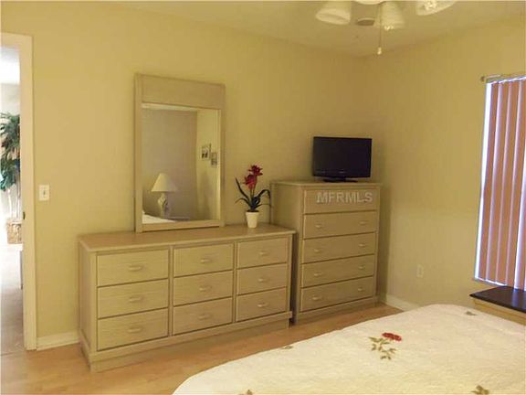 5th image of 606 Enconto St