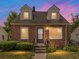19322 Washtenaw St, Harper Woods, MI 48225