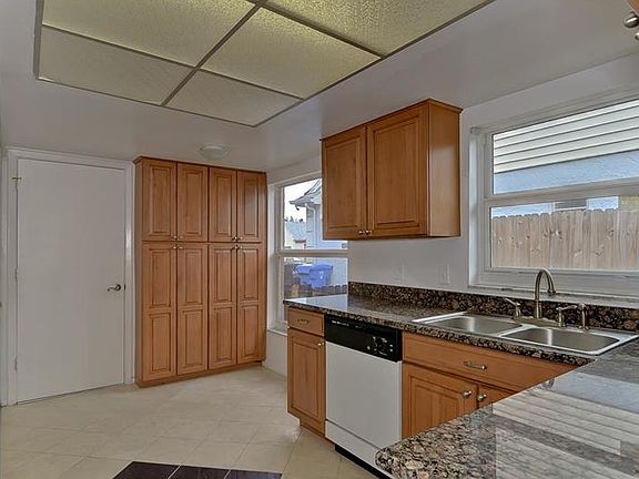 5th image of 4512 Shadberry Dr