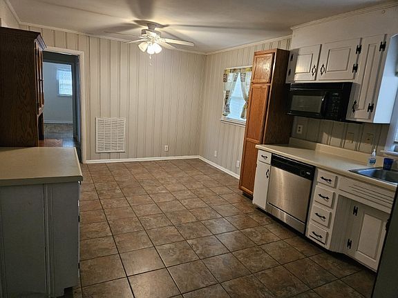3rd image of 406 Ross Dr