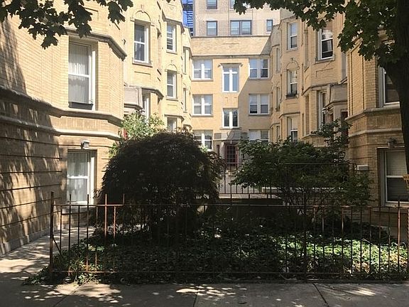 2nd image of 7306 N Winchester Ave #1617