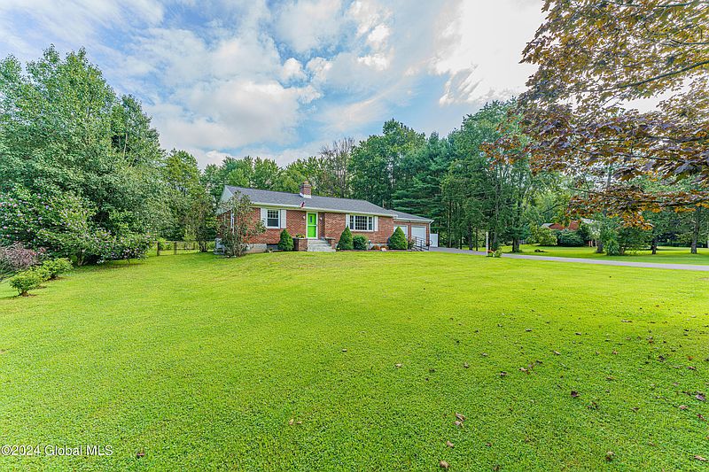 3rd image of 273 Elm Avenue East