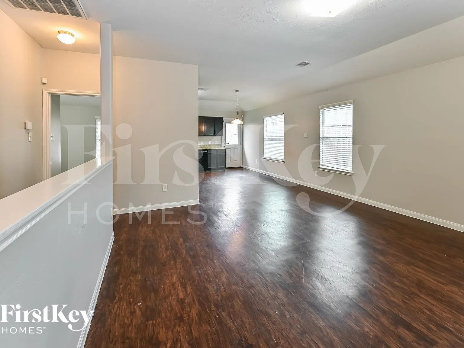 4 bed, 2.0 bath, 1433 sqft, $1,980 — Photo 2