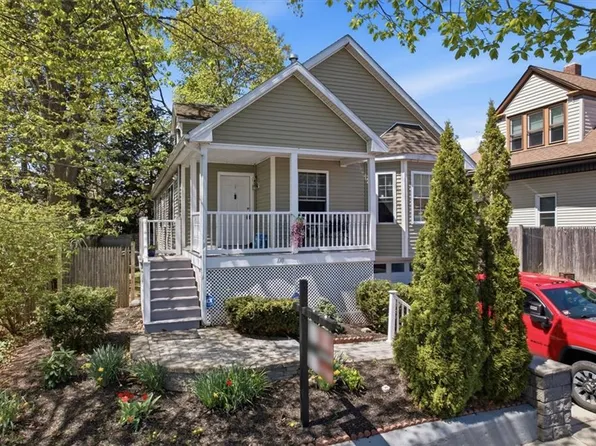 170 Jastram St, Providence, RI 02908