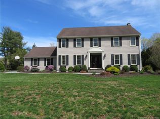 39 S Pond Cir, Cheshire, CT 06410
