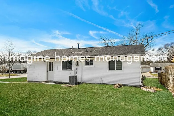 448 Holly Dr — Photo 13