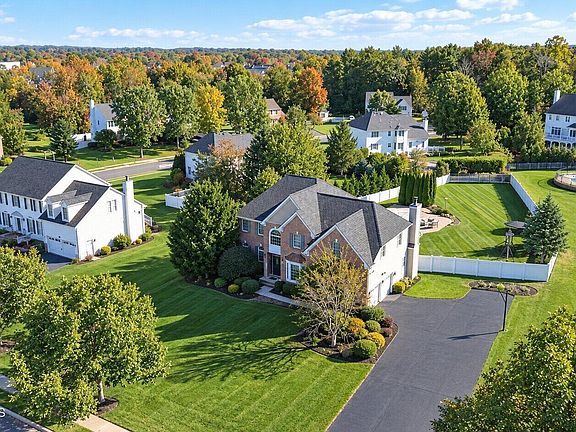 4th image of 4 Lightfoot Drive