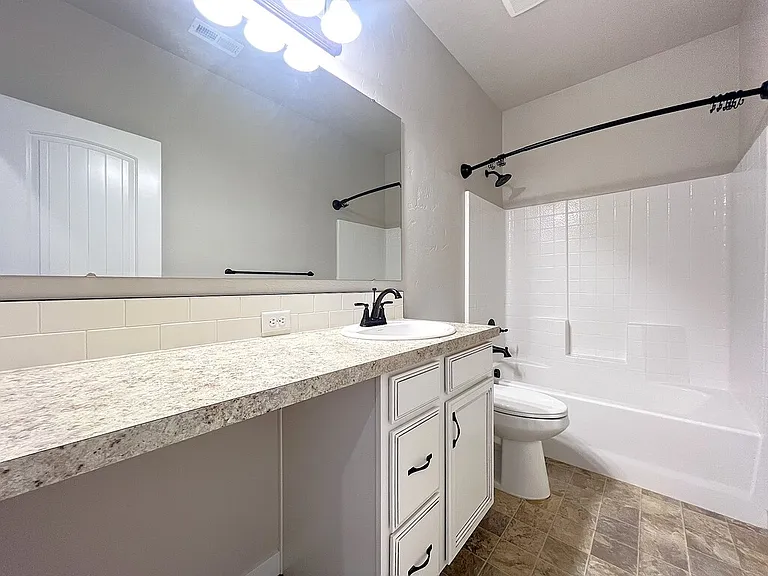 15136 N Fishing Creek Ave — Photo 10