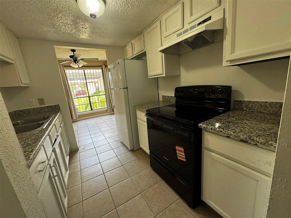 Building Photo - 9536 Pagewood Ln #9536