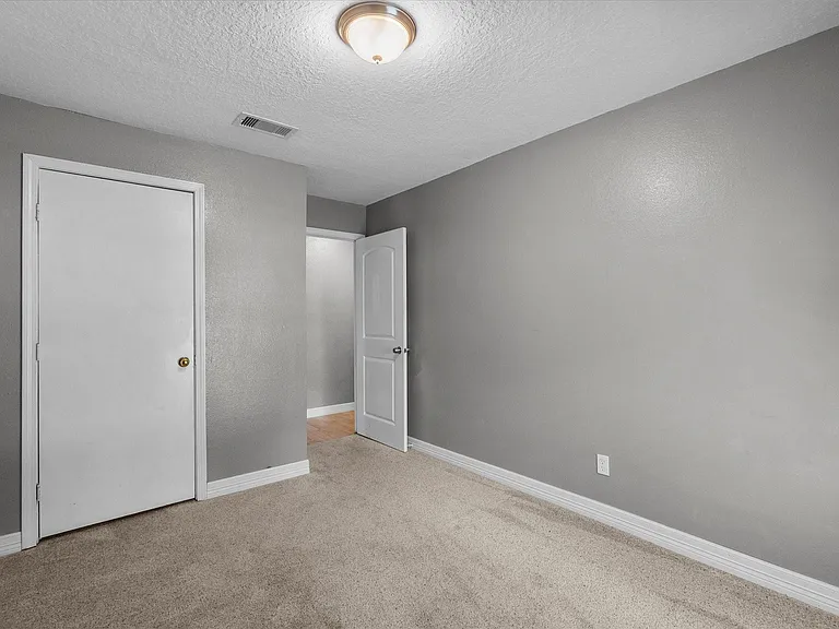 11731 Flushing Meadows Dr — Photo 15