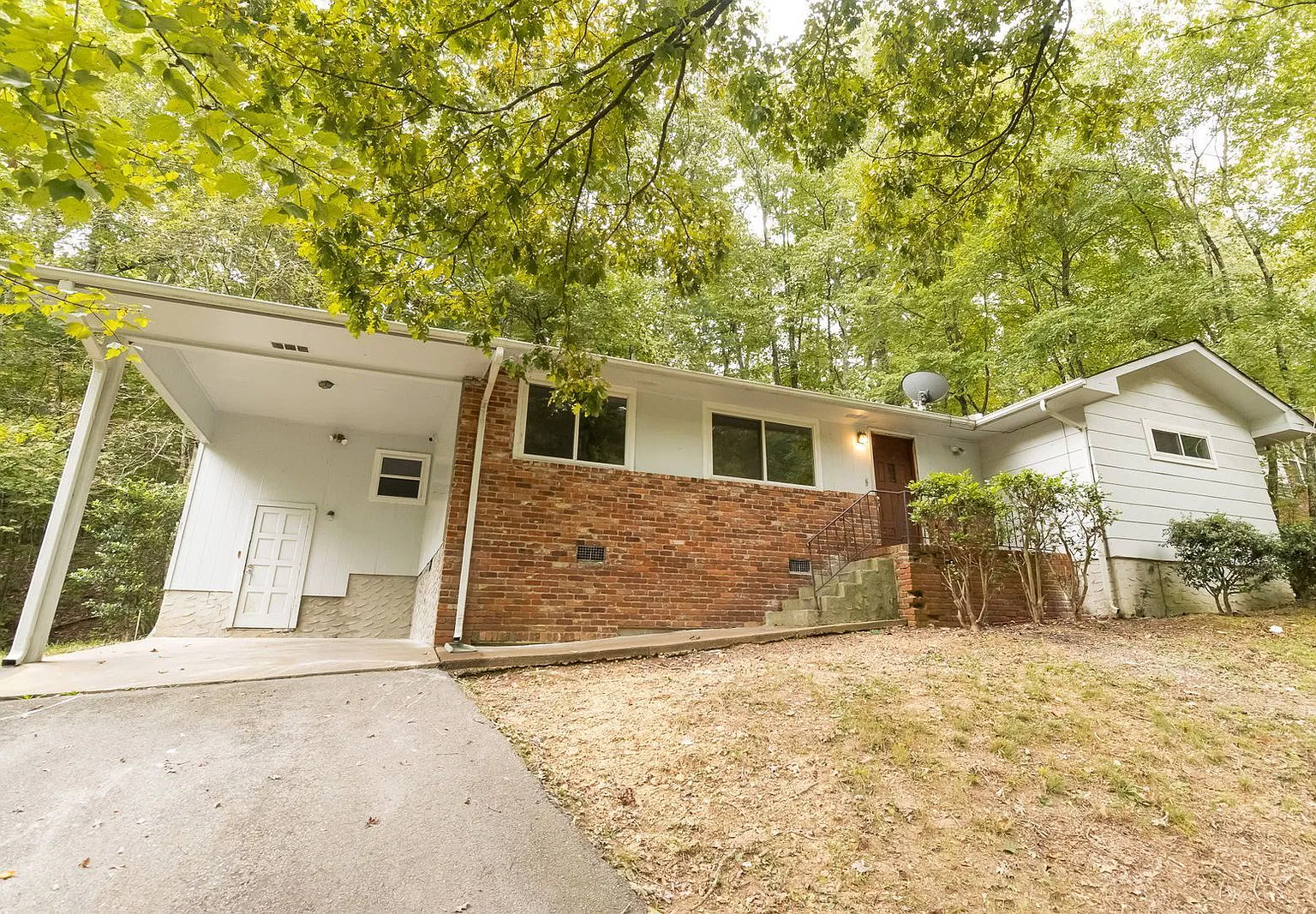 3 bed, 1.5 bath, 1456 sqft, $1,450 — Photo 1