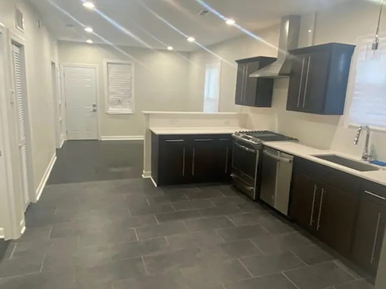 4064 Washington St #1 — Photo 1