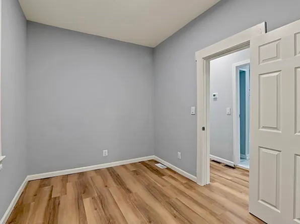 149 Wegman Parkway image 13 of 15