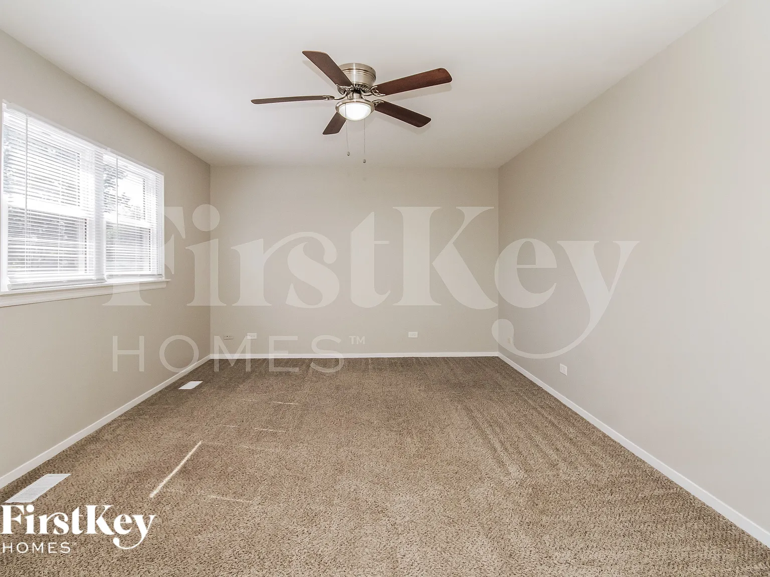 3 bed, 1.5 bath, 1755 sqft, $2,510 — Photo 3
