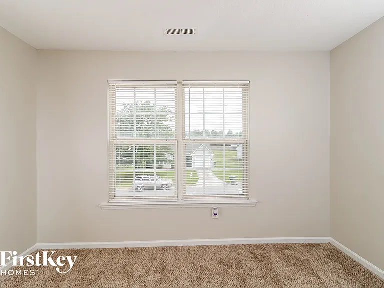 4230 Fairwood Dr — Photo 10