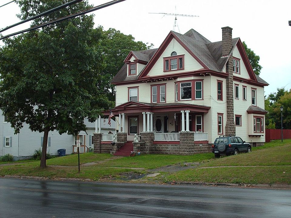 11962 W Main St