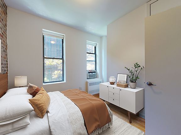 2nd image of 417 E 65th St APT 17