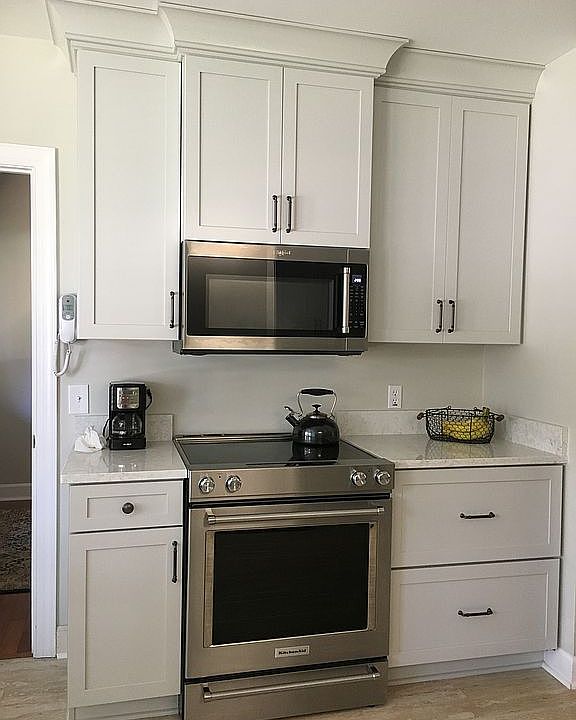 2nd image of 1218 Bridgewater Ln