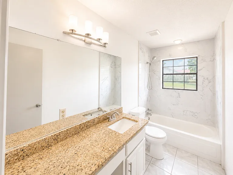 2401 Stephen Lee Dr — Photo 27
