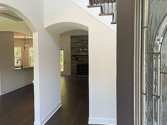 3rd image of 1211 Reda Dr