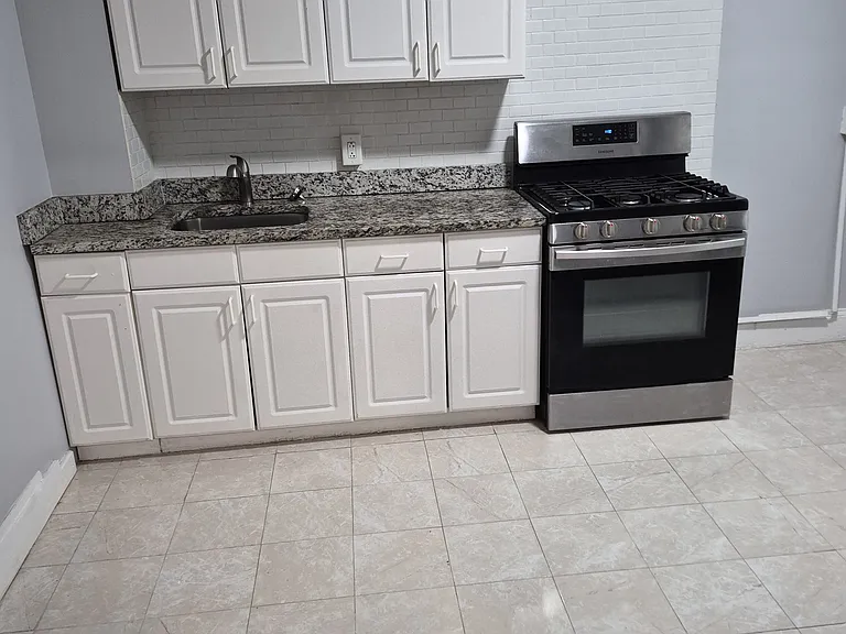 77 Oxford St #C7 — Photo 2