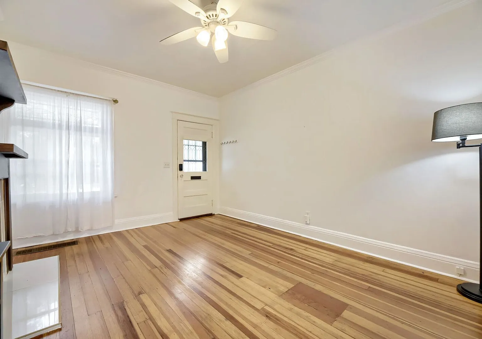 Remodeled Row Home in one of Denver's most desirable neighborhoods of Wash Park! — Photo 3