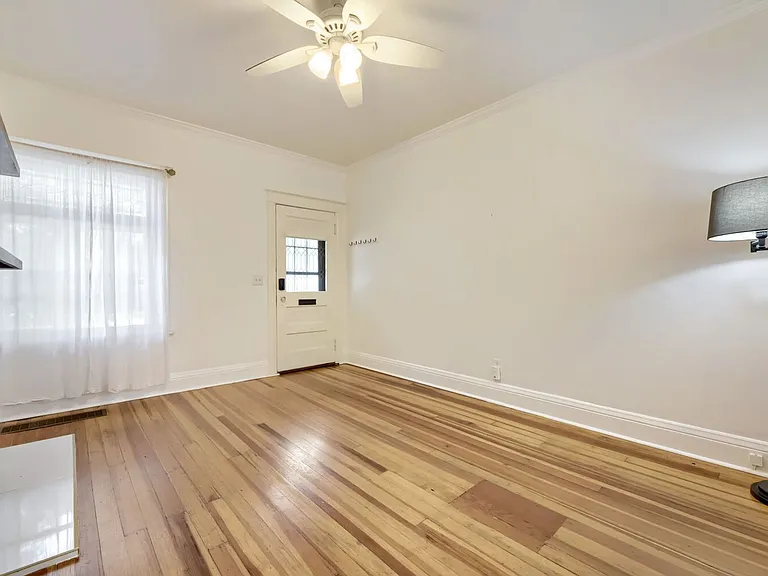 135 E Exposition Ave — Photo 3