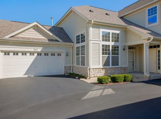 1912 Chase Ln, Aurora, IL 60502