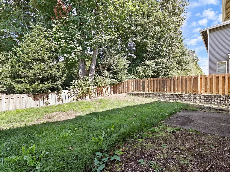1094 Ebbets Dr SW — Photo 32